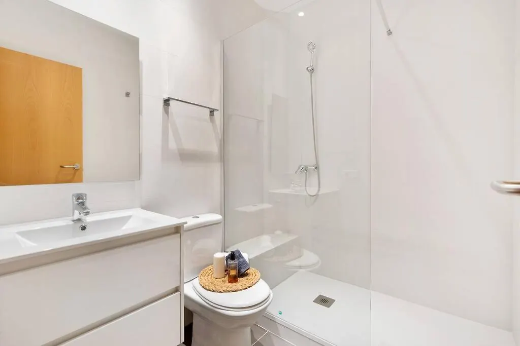 Lodging Apartments Entenca Barcelona Spain